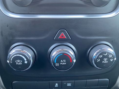 Used 2019 RAM 1500 Classic SLT image 18