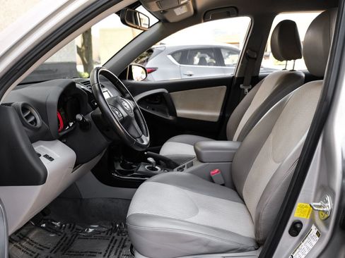 Used 2014 Toyota RAV4 EV FWD image 3