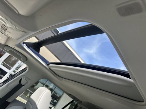 Used 2025 Toyota RAV4 Limited w/ Advanced Technology Package image 11