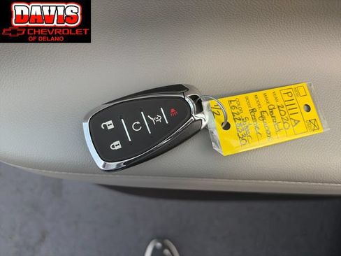 Used 2020 Chevrolet Equinox Premier AWD/4WD image 13