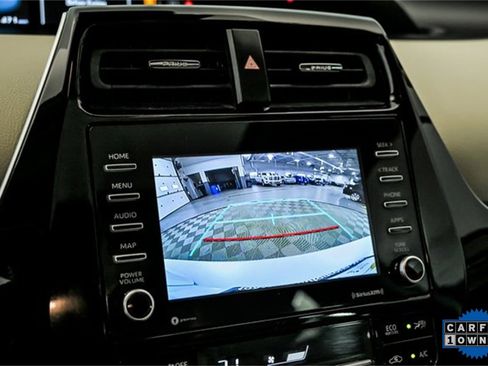Used 2021 Toyota Prius XLE image 21