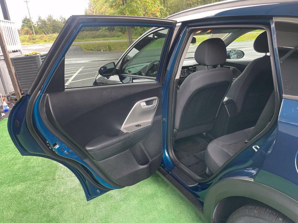 Used 2018 Kia Niro LX FWD image 37