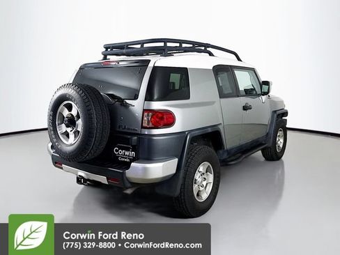 Used 2010 Toyota FJ Cruiser 4WD image 8