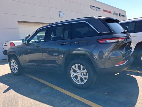 Certified 2023 Jeep Grand Cherokee Limited AWD/4WD image 8