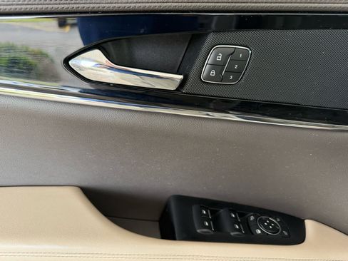 Used 2022 Lincoln Nautilus FWD image 12