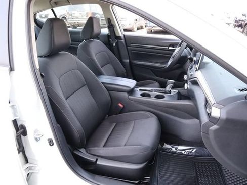 Certified 2025 Nissan Altima 2.5 SV FWD image 25