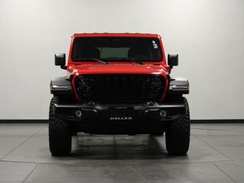 Used 2025 Jeep Wrangler Willys AWD/4WD image 9