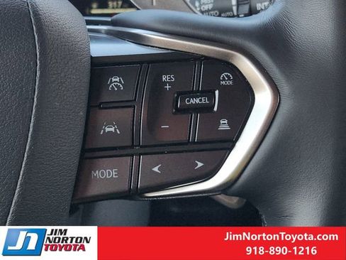 Used 2025 Lexus GX 550 w/ Accessory Package (2T) image 29