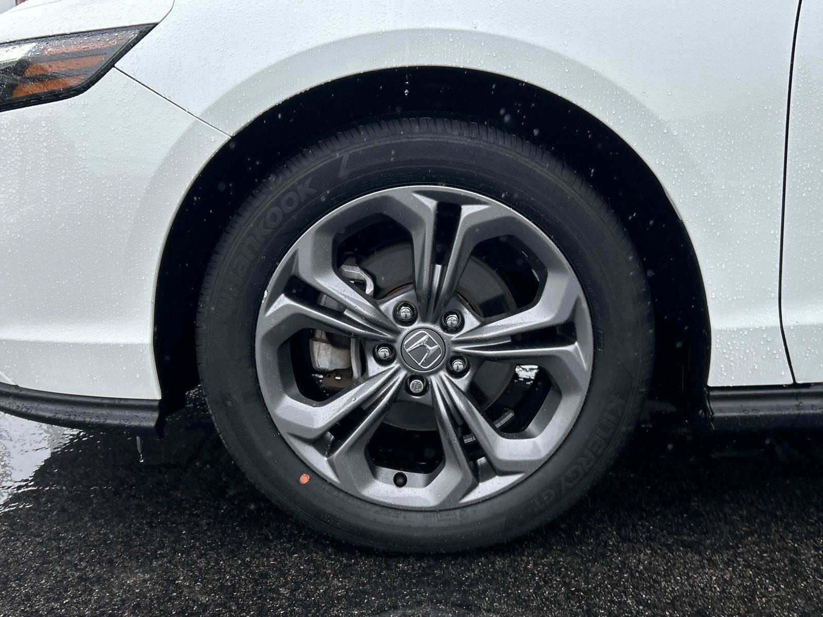 Used 2023 Honda Accord EX image 10