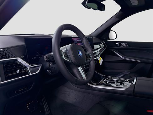 New 2026 BMW X5 xDrive50e w/ M Sport Package image 10