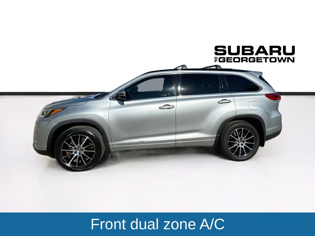 Used 2018 Toyota Highlander SE FWD image 4