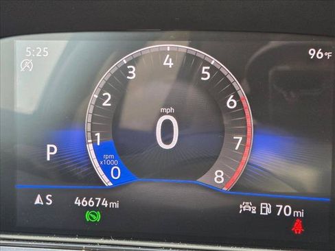 Used 2024 Volkswagen Taos SE w/ Panoramic Sunroof Package FWD image 11