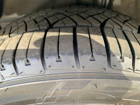 Used 2020 Toyota Corolla LE image 10