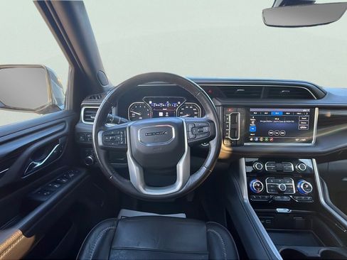 Used 2021 GMC Yukon Denali w/ Denali Premium Package AWD/4WD image 11