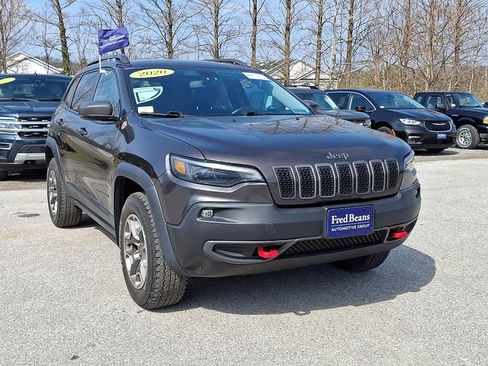 Used 2020 Jeep Cherokee Trailhawk w/ Cold Weather Group AWD/4WD image 2
