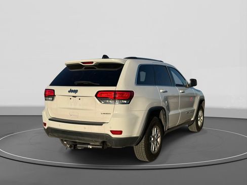 Used 2020 Jeep Grand Cherokee Laredo image 7