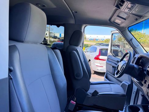 Used 2018 Nissan NV 3500 S image 12