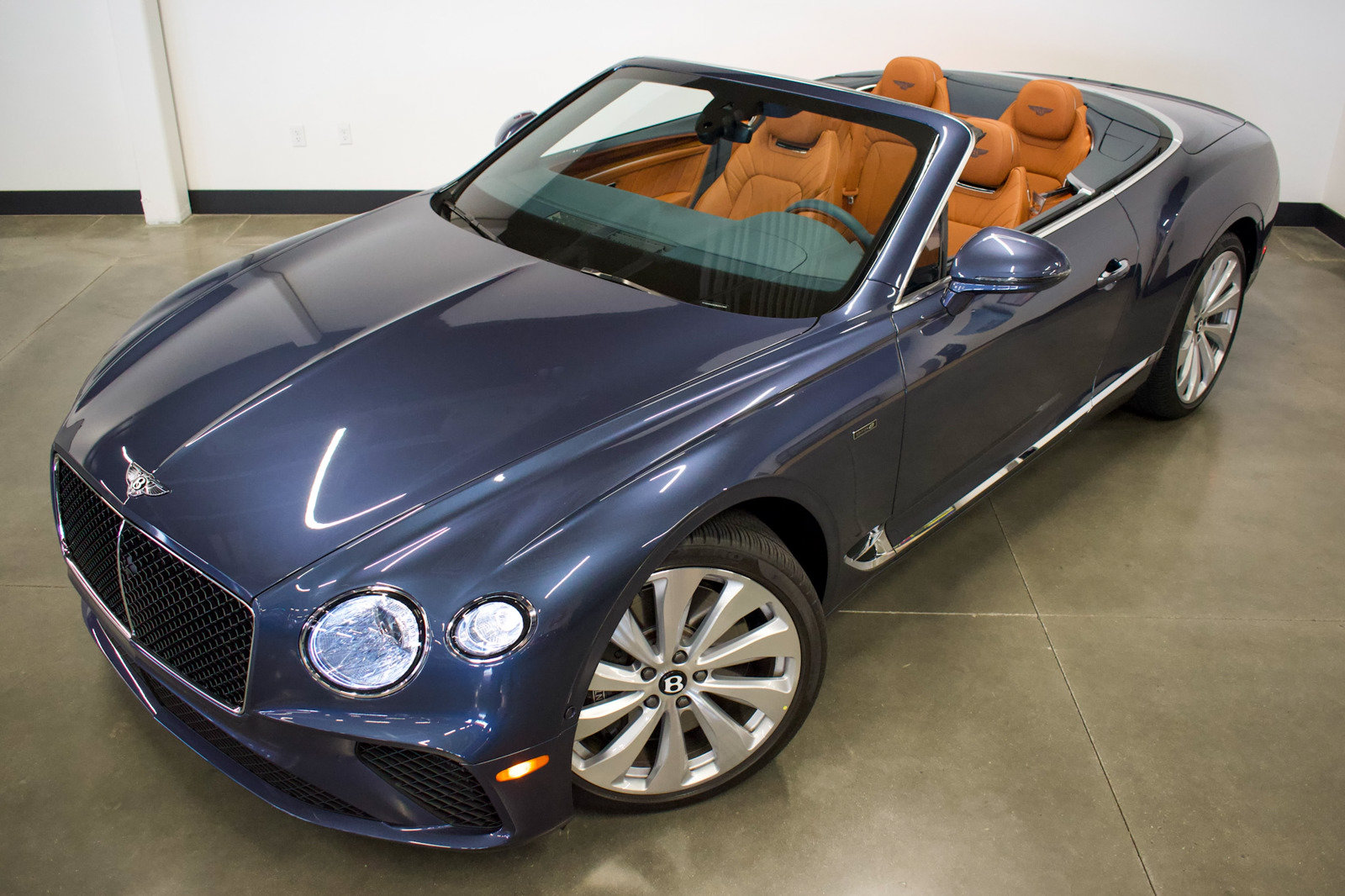 Used 2024 Bentley Continental GT V8 AWD/4WD image 16