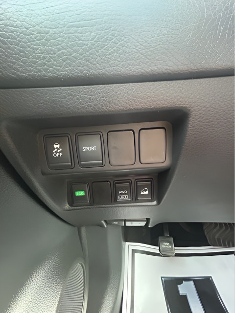 Used 2016 Nissan Rogue SV AWD/4WD image 28