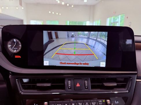 Certified 2025 Lexus ES 300h w/ Premium Package FWD image 24