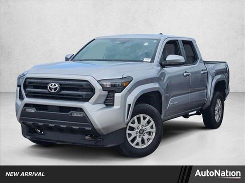 Used 2025 Toyota Tacoma SR5 image 1