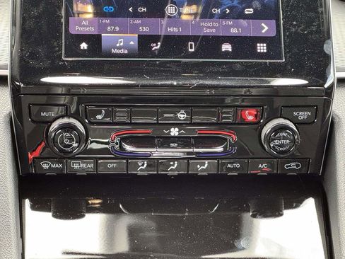 New 2025 Jeep Grand Cherokee L Altitude image 20