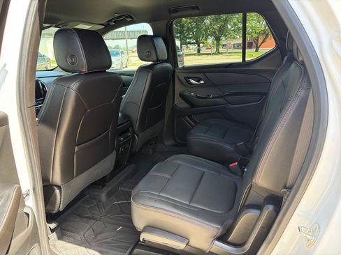 Used 2023 Chevrolet Traverse RS w/ LPO, Floor Liner Package FWD image 8