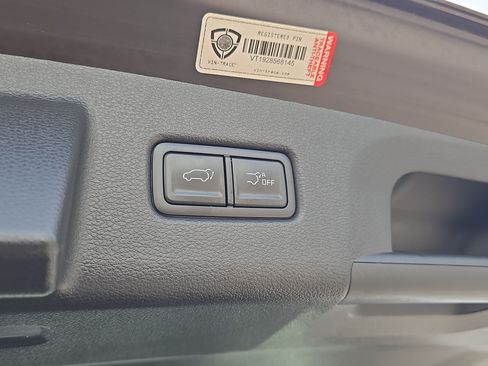 Certified 2025 Kia Telluride SX w/ SX Captain's Chair Package FWD image 11