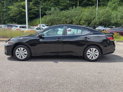 Certified 2025 Nissan Sentra S FWD image 6
