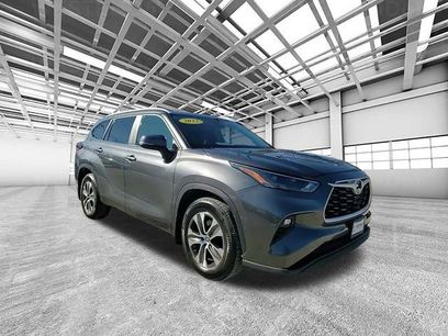 Used 2023 Toyota Highlander XLE