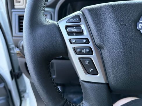 Used 2024 Nissan Titan SV w/ SV Convenience Package image 22