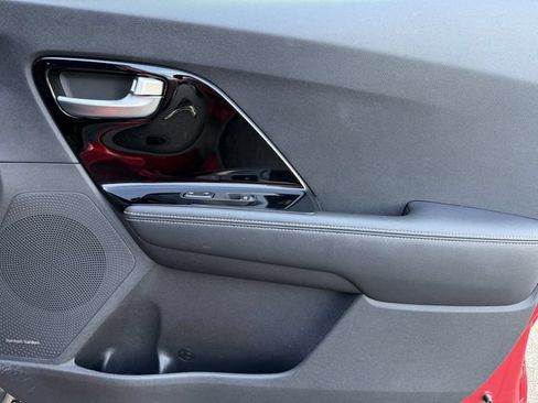 Certified 2022 Kia Niro EX Premium FWD image 31