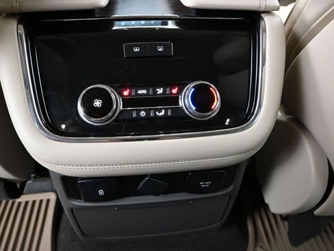 Used 2018 Lincoln Navigator Reserve w/ Technology Package AWD/4WD image 19