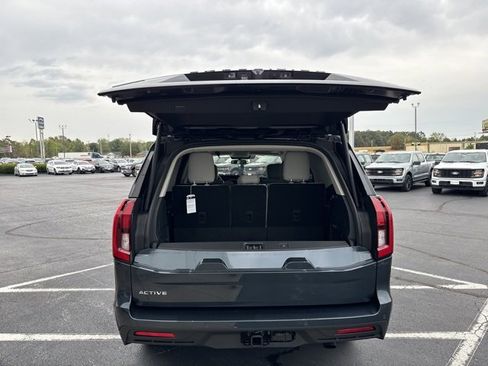 New 2025 Ford Expedition Active image 42