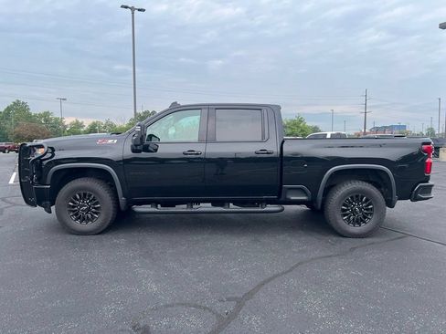 Used 2021 Chevrolet Silverado 2500 LTZ w/ LTZ Plus Package AWD/4WD image 3