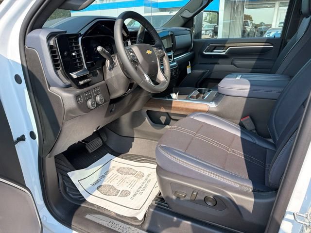 New 2026 Chevrolet Silverado 2500 High Country w/ High Country Premium Package AWD/4WD image 13