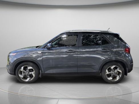 Used 2024 Hyundai Venue Limited FWD image 4
