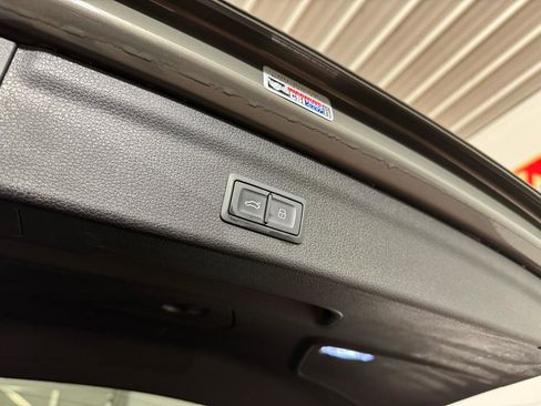 Used 2020 Audi Q3 2.0T Premium Plus w/ Premium Plus Package image 36