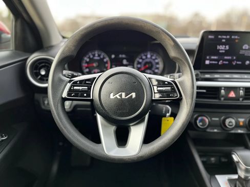 Used 2022 Kia Forte LXS FWD image 14