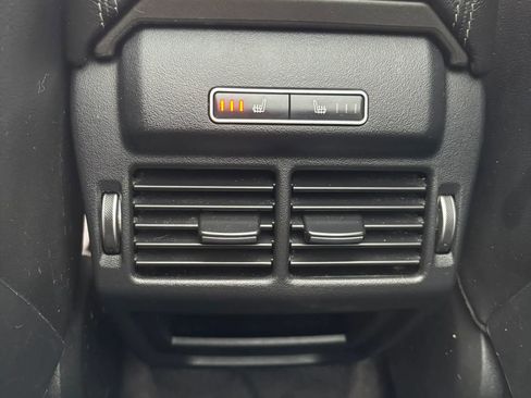 Used 2017 Land Rover Range Rover Evoque SE Premium image 18