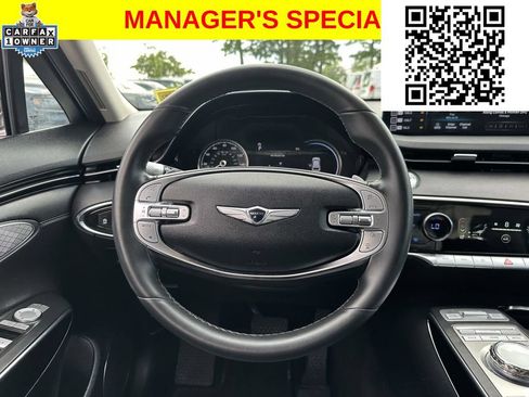 Used 2025 Genesis GV70 2.5T AWD/4WD image 13