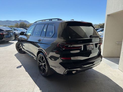 Used 2023 BMW X7 xDrive40i w/ Executive Package image 2