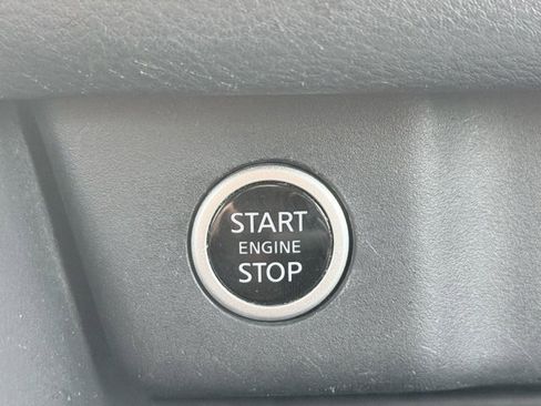 Certified 2021 Nissan Rogue SV image 18