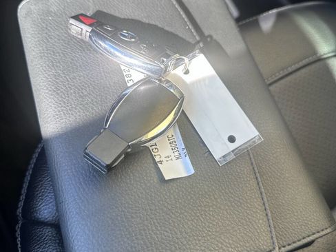 Used 2014 Mercedes-Benz ML 350 BlueTEC 4MATIC image 26