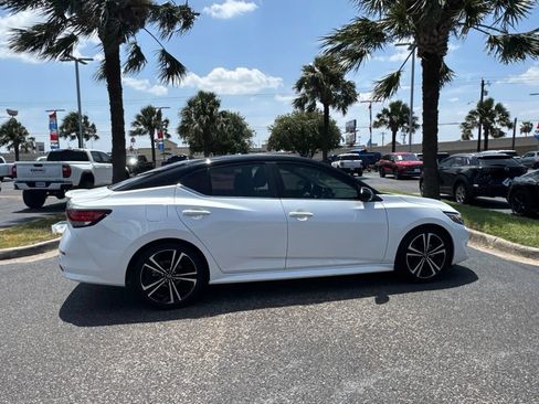 Used 2023 Nissan Sentra SR w/ SR Premium Package FWD image 5