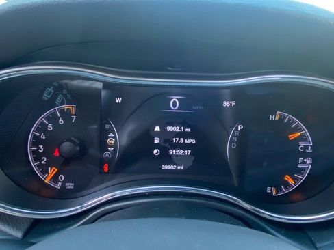 Used 2021 Jeep Grand Cherokee Laredo X image 17