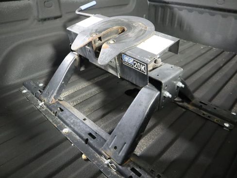 Used 2014 GMC Sierra 3500 SLT w/ SLT Convenience Package image 13