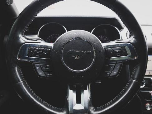 Used 2018 Ford Mustang Coupe w/ Equipment Group 101A image 9