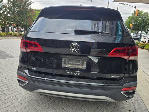 Used 2022 Volkswagen Taos SE FWD image 5