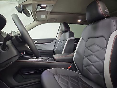 New 2026 Volkswagen Atlas Peak Edition AWD/4WD image 16
